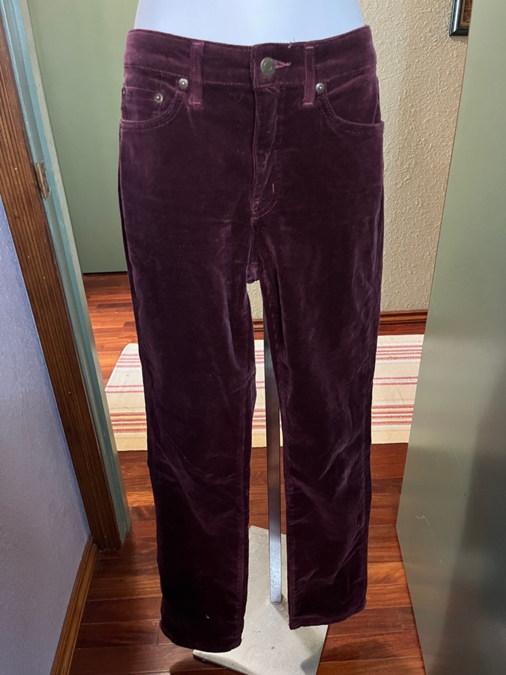 EUC Lauren Ralph Lauren Burgundy Corduroy Jeans with Tan Leather Logo Sz 6
